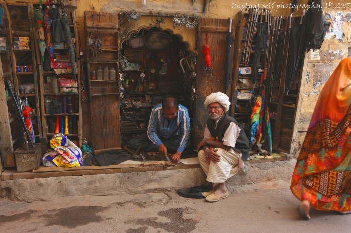 Repair shop in color-new wm